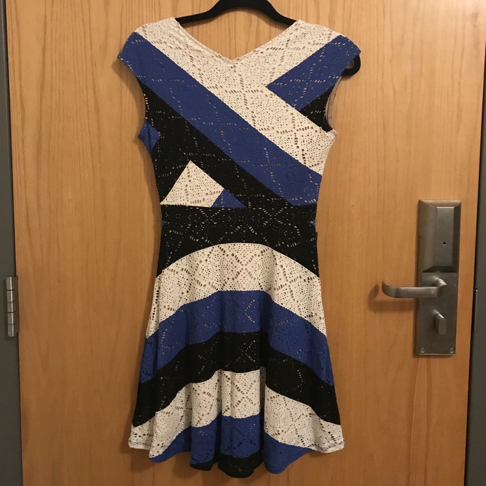 HP✨BCBGMaxAzria Dress